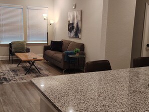 Smart TV - Landing | Spectacular 2BD, Pool, Gym (Newberry)