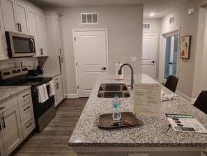 Kühlschrank, Esstisch