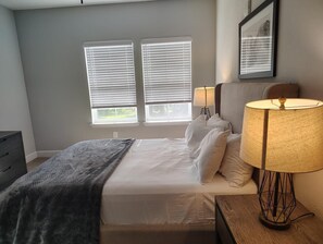 2 bedrooms, desk, iron/ironing board, WiFi