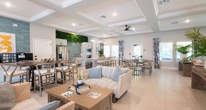 Landing | Stunning 2BD, Gym, Pool