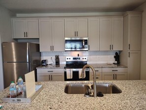 Kühlschrank, Esstisch