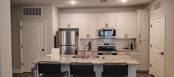 Landing | Amazing 2BD, Gym, Pool