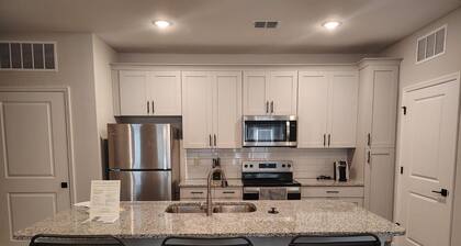 Landing | Chic 2BD, Pool, Gym