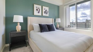 2 bedrooms, desk, iron/ironing board, WiFi