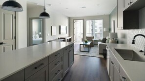 1 bedroom, desk, iron/ironing board, WiFi