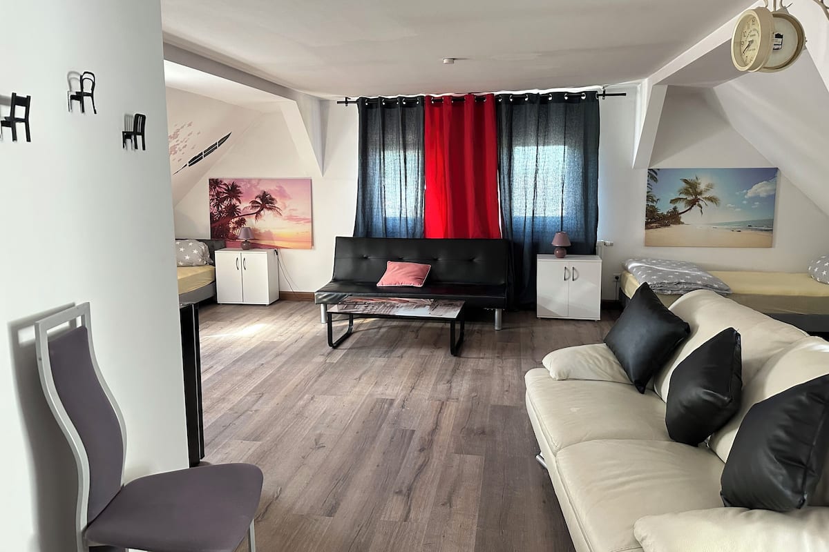 Family Quadruple Room | Living area