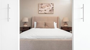 1 bedroom, desk, iron/ironing board, WiFi - Landing | Spectacular 1BD, Game Room, Clubhouse (Edwardsville)