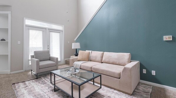 Smart TV - Landing | Modern 2BD, Gym, Pool (Houston)