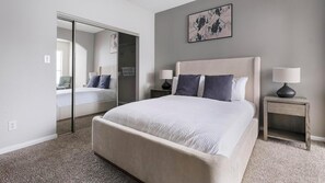 2 bedrooms, desk, iron/ironing board, WiFi - Landing | Modern 2BD, Gym, Pool (Houston)