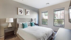 1 bedroom, desk, iron/ironing board, WiFi