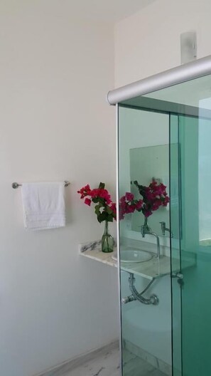 經典三人房 | 浴室