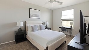 1 habitación, escritorio, tabla de planchar con plancha y wifi 