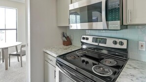 Refrigerador y comedor 