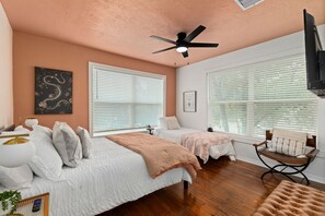 2 bedrooms, internet, bed sheets