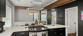 Gothic Girl Stylish Upstairs Nook Near Shops & A&M