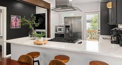 Gothic Girl Stylish Upstairs Nook Near Shops & A&M