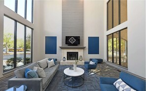 Smart TV - Landing | Amazing 1BD, Clubhouse, Pool (Huntsville)