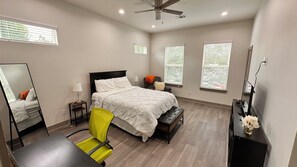 3 bedrooms, desk, iron/ironing board, travel crib
