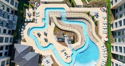 Landing | Beautiful Studio, Pool, Gym