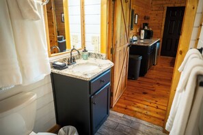 タオル、石鹸、トイレットペーパー