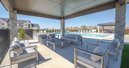 Landing | Stylish 2BD, Gym, Pool