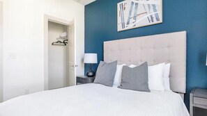 3 Schlafzimmer, Schreibtisch, Bügeleisen/Bügelbrett, WLAN