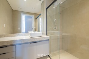 Basic Apartment | Bathroom