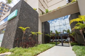 Exterior detail - Comfort and Exclusivity in the Best Location in Brasilia in a Building With a Pool and gym - GET (Guará)