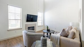 Smart TV - Landing | Beautiful 3BD, Gym, Pool (Waller)