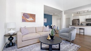 Smart TV - Landing | Beautiful 3BD, Gym, Pool (Waller)