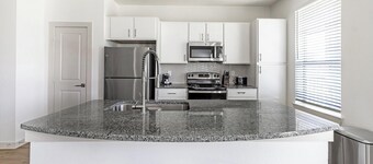 Landing | Amazing 3BD, Pool, Gym