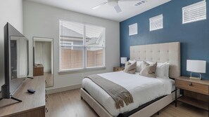 2 makuuhuonetta, työpöytä, silitysrauta/-lauta, Wi-Fi