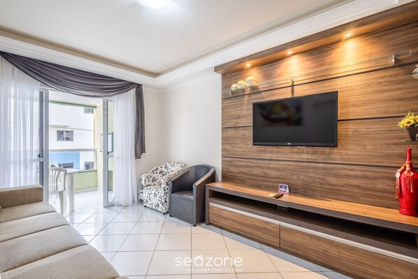 Basic Apartment | Living area