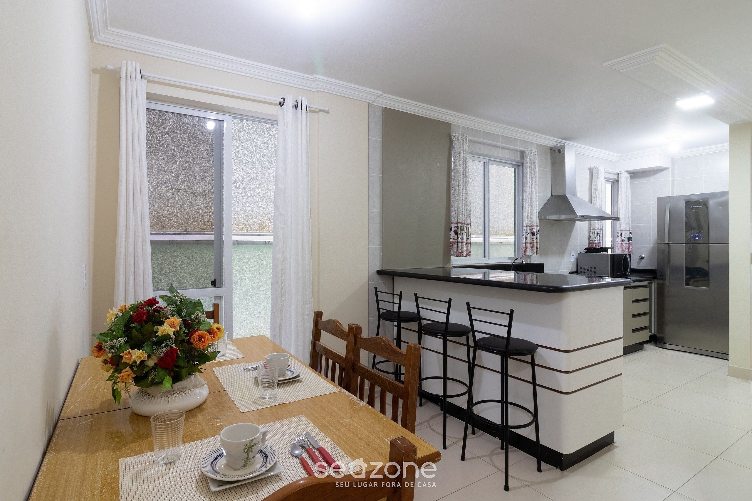 Basic Apartment | Dining