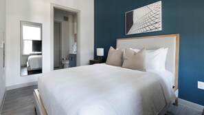 Desk, iron/ironing board, WiFi, bed sheets