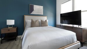 Desk, iron/ironing board, WiFi, bed sheets