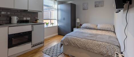 1 bedroom, WiFi, bed sheets