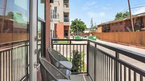 Property grounds - Landing | Modern 1BD, Game Room, Courtyard (Austin)
