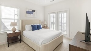 1 makuuhuone, työpöytä, silitysrauta/-lauta, Wi-Fi