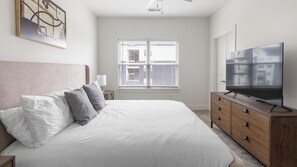 3 bedrooms, desk, iron/ironing board, WiFi