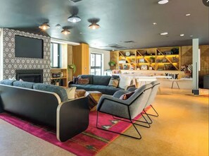 Living area - Landing | Chic 1BD, Gym, Pool (San Diego)