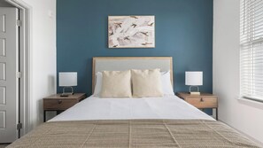 1 bedroom, desk, iron/ironing board, WiFi - Landing | Beautiful 1BD, Pool, Gym (Austin)