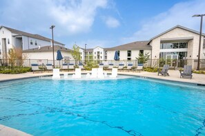 Pool - Landing | Stunning 1BD, Gym, Pool (Austin)