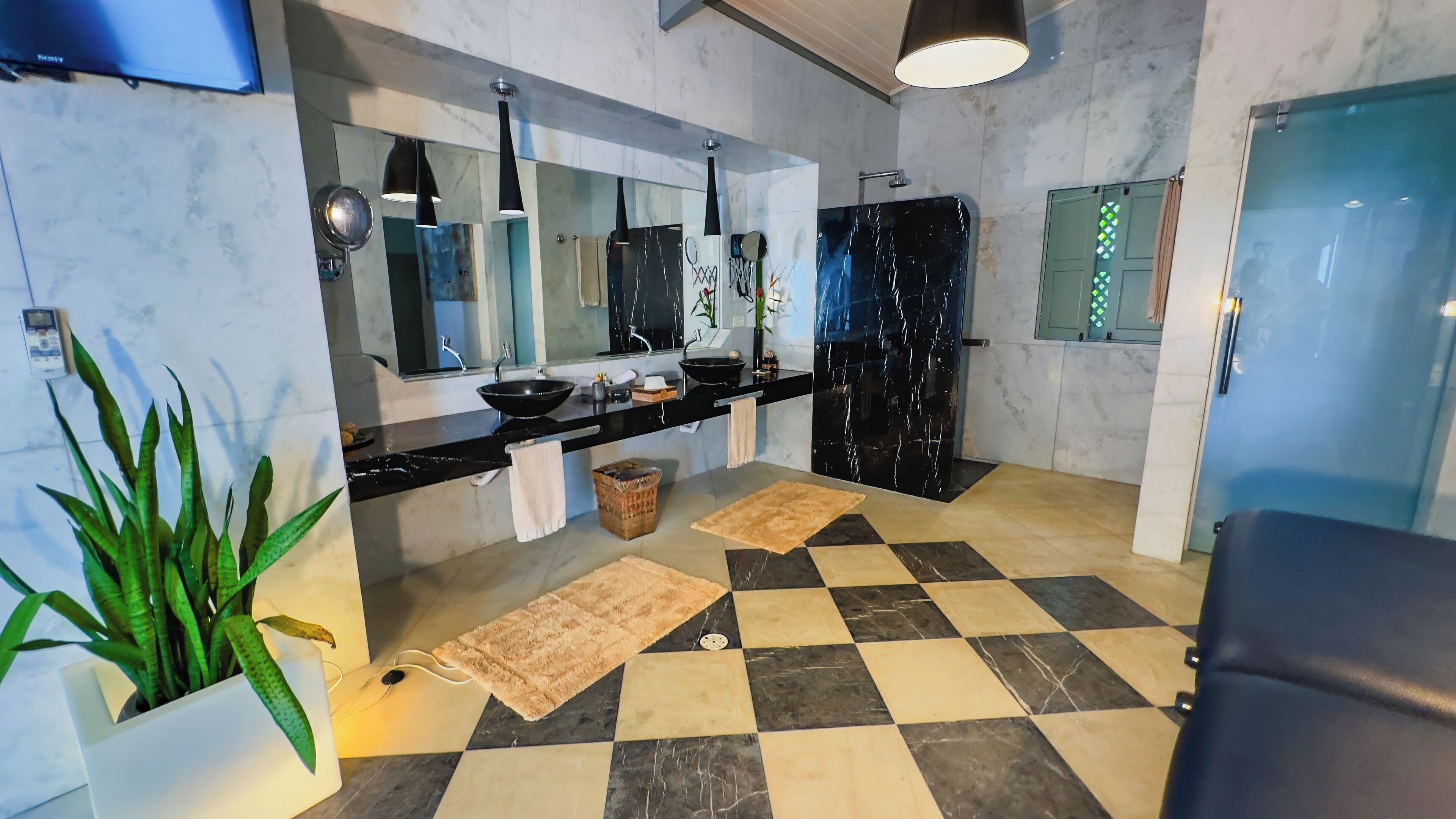 ห้องจูเนียร์สวีท, สระว่ายน้ำส่วนตัว, วิวสวน | ห้องน้ำ | ฝักบัว, ไดร์เป่าผม, ผ้าเช็ดตัว, สบู่