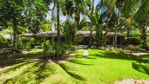 Apartamento estándar, balcón, vistas al jardín | Jardines del alojamiento