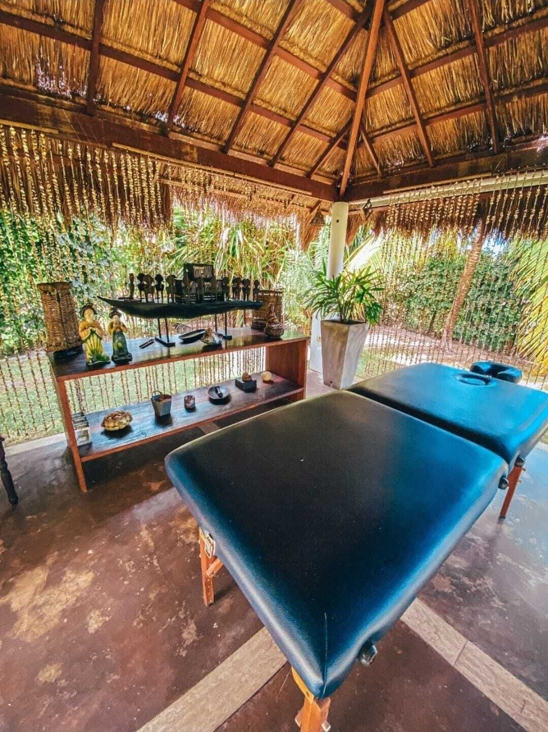 การนวดด้วยหินร้อน, 1 ห้องทรีทเมนท์, บริการนวด