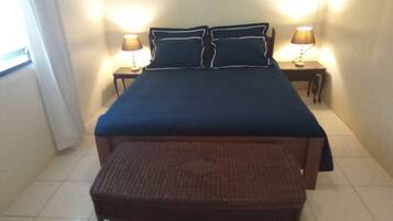 3 bedrooms, iron/ironing board, WiFi (free), bed sheets