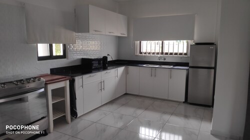 A cozy, detached vacation home in Care and Hope/Hermitage.