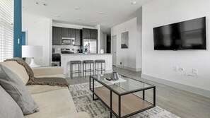 Smart TV - Landing | Stunning 2BD, Pool, Gym (Austin)