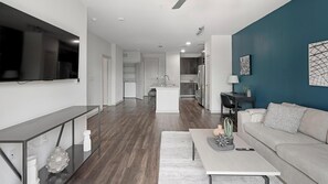 Smart TV - Landing | Chic 1BD, Gym, Pool (San Antonio)